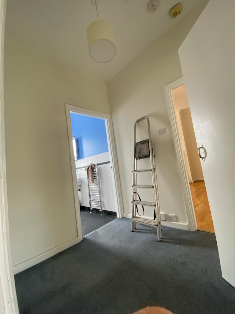 Painter and Decorator: Image 4
