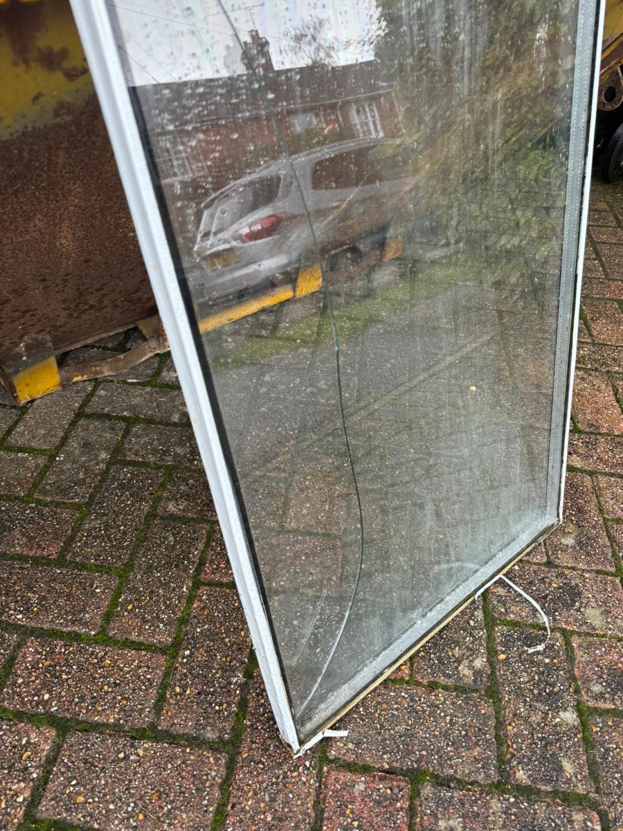 Glass / Glazier: Image 3