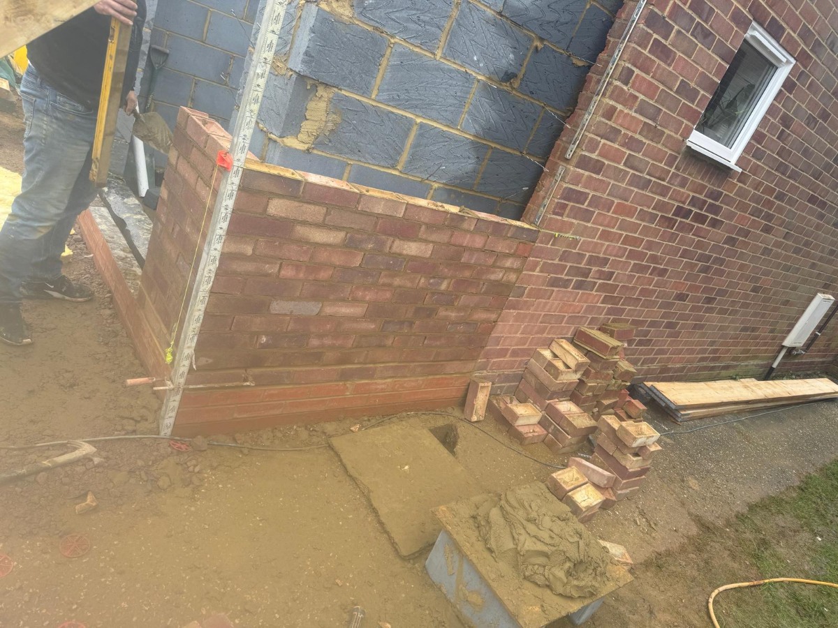 Builder: Image 27