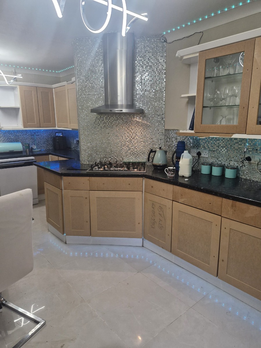 Painter and Decorator: Image 1