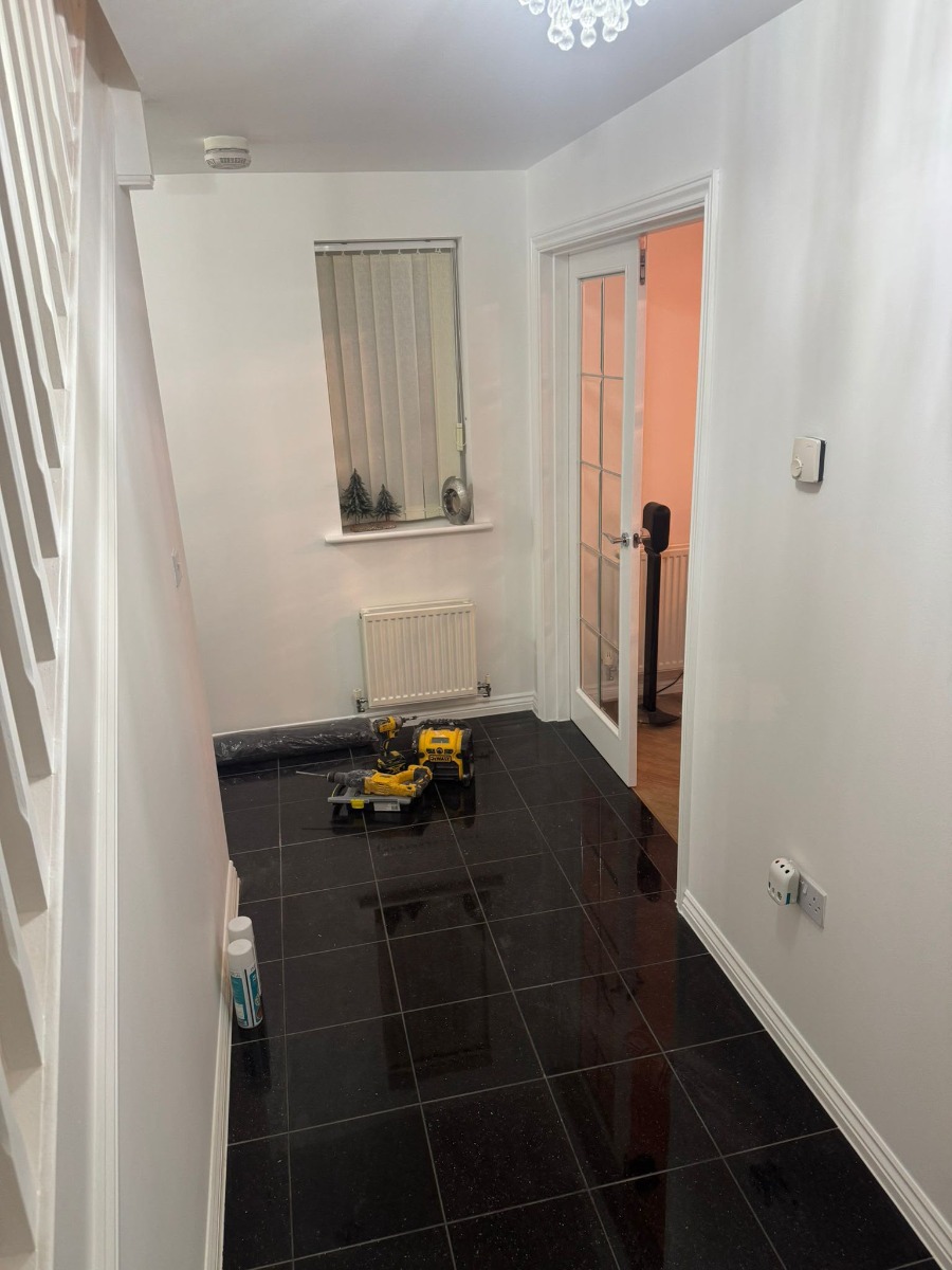 Painter and Decorator: Image 1