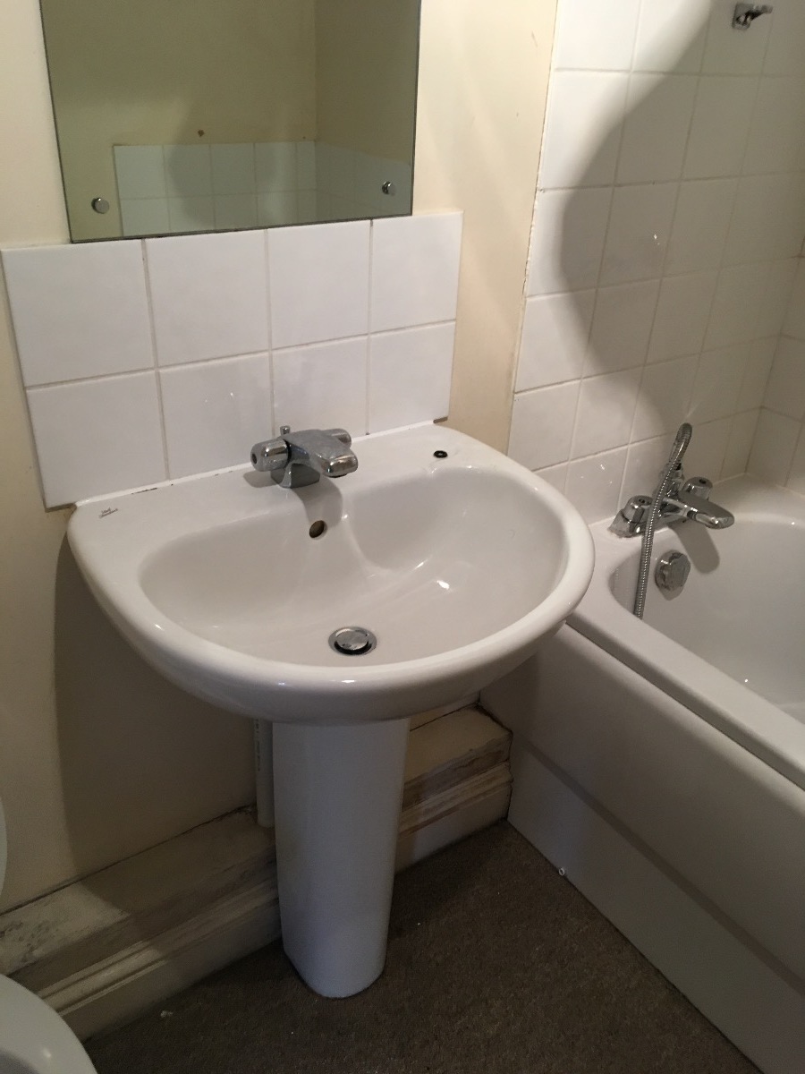 Cleaner: Image 1 – Bathroom ðŸš½ cleaning services 