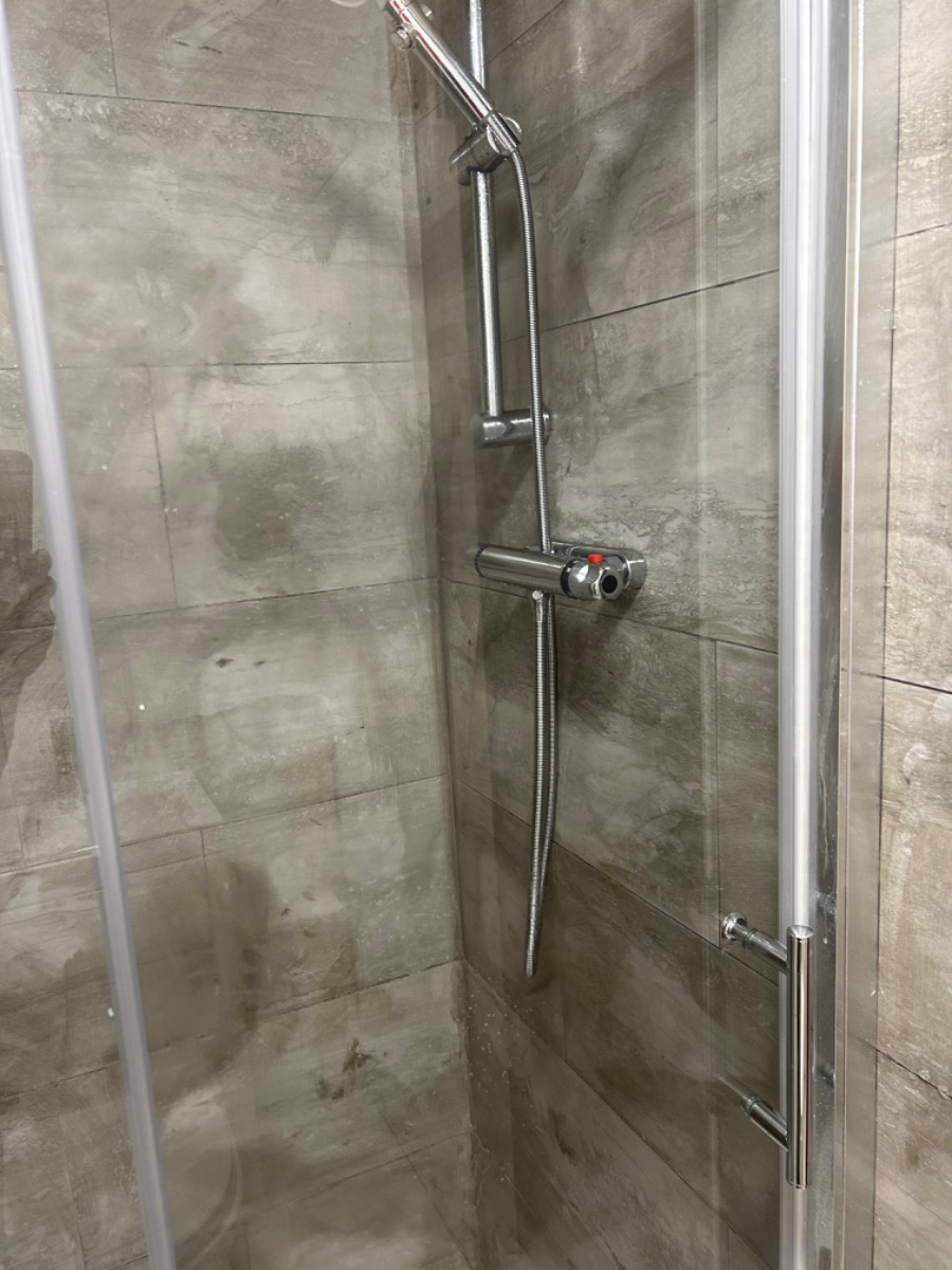 Bathroom Fitter: Image 1