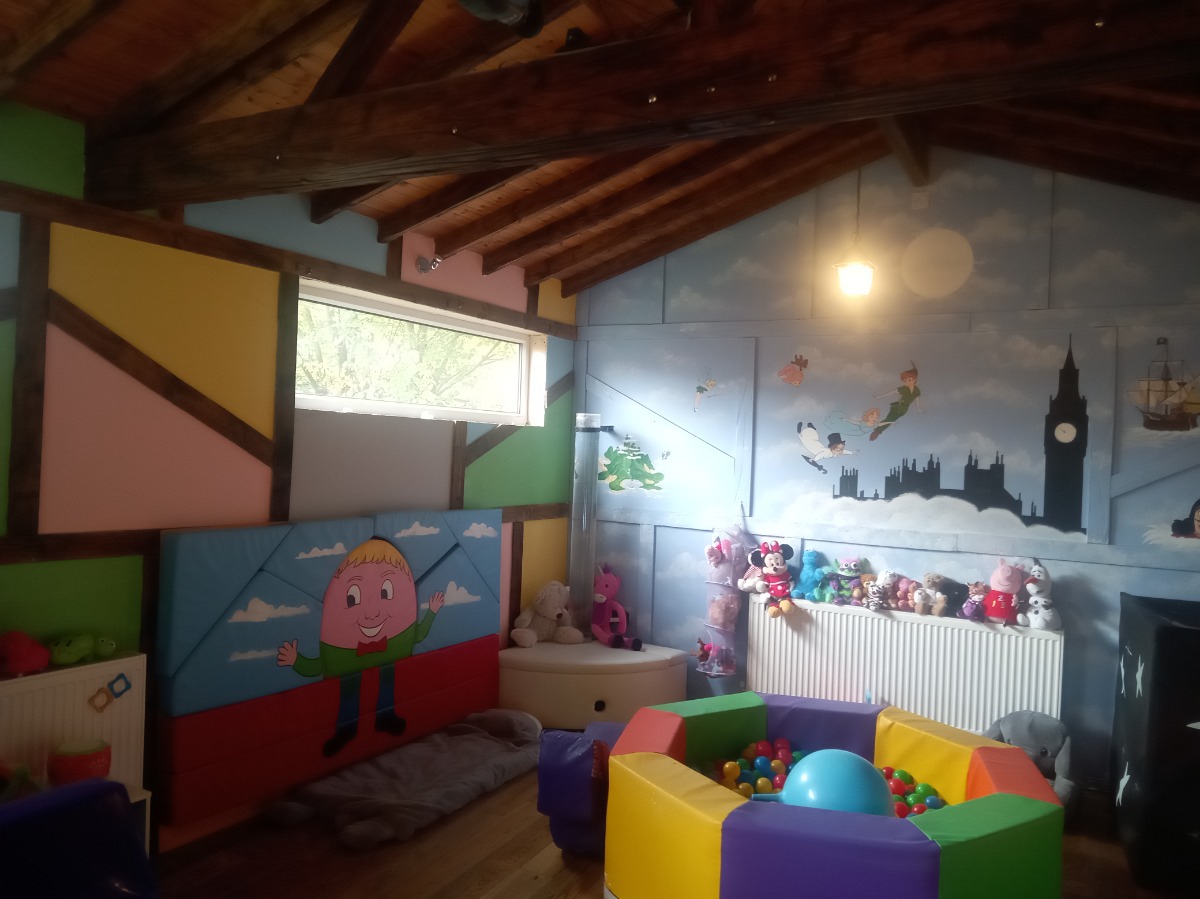 Painter and Decorator: Image 49