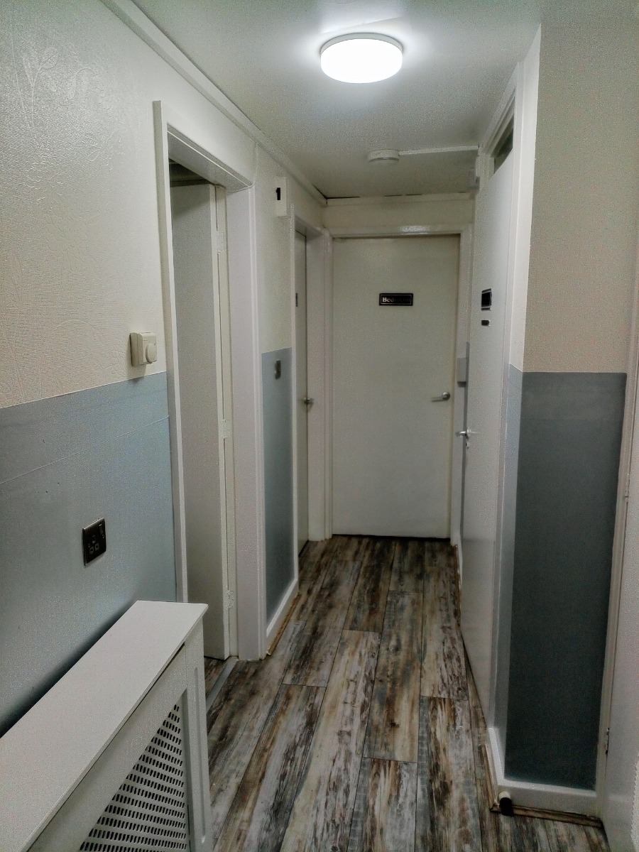 Painter and Decorator: Image 4