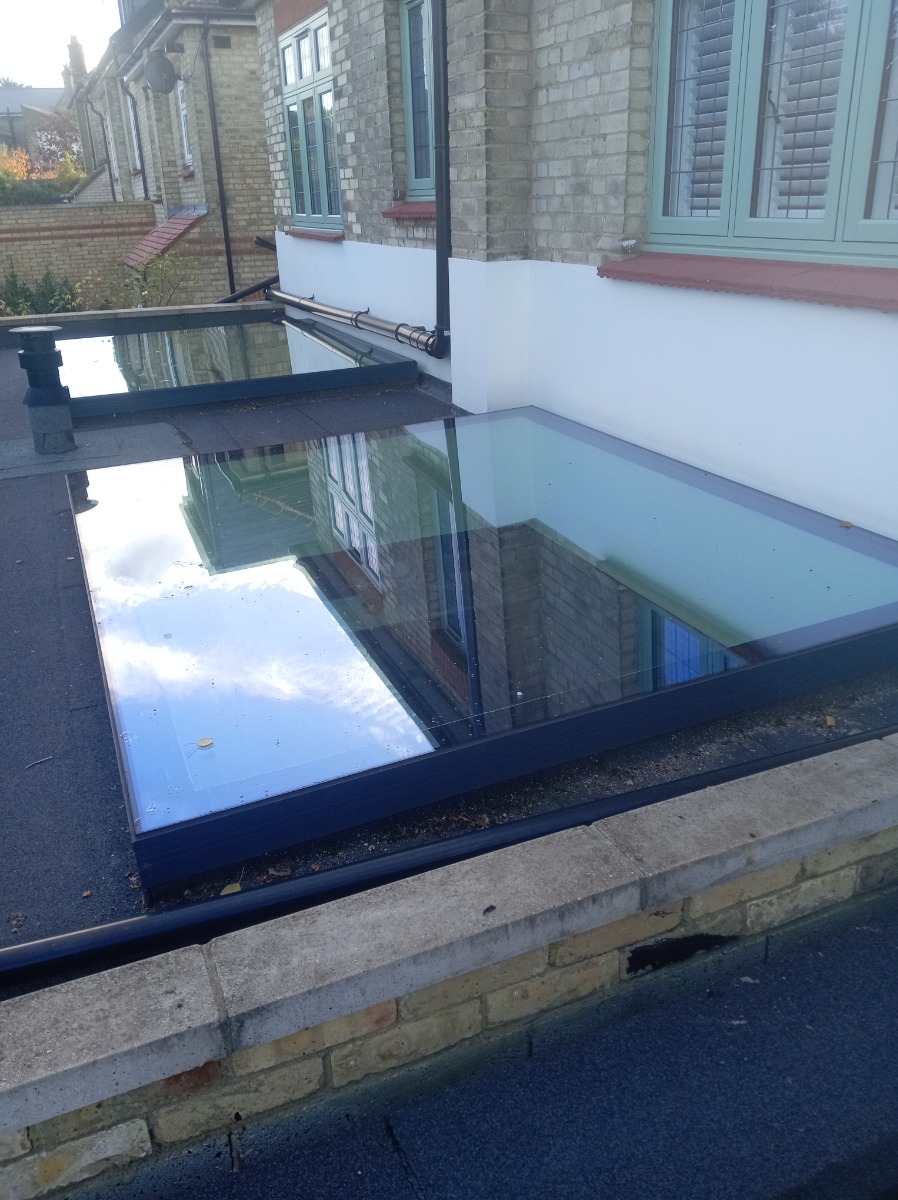 Glass / Glazier: Image 1