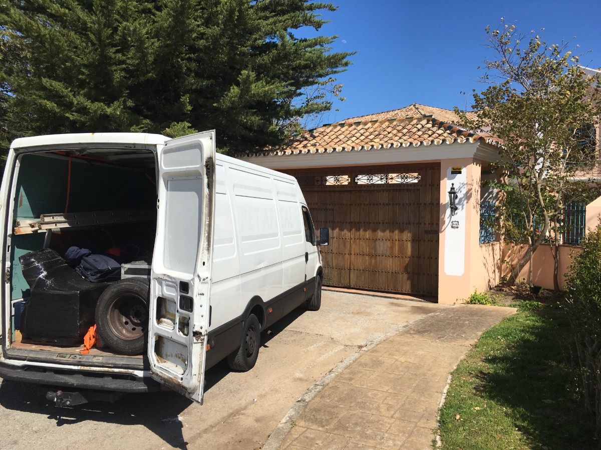 Removals and Storage: Image 9
