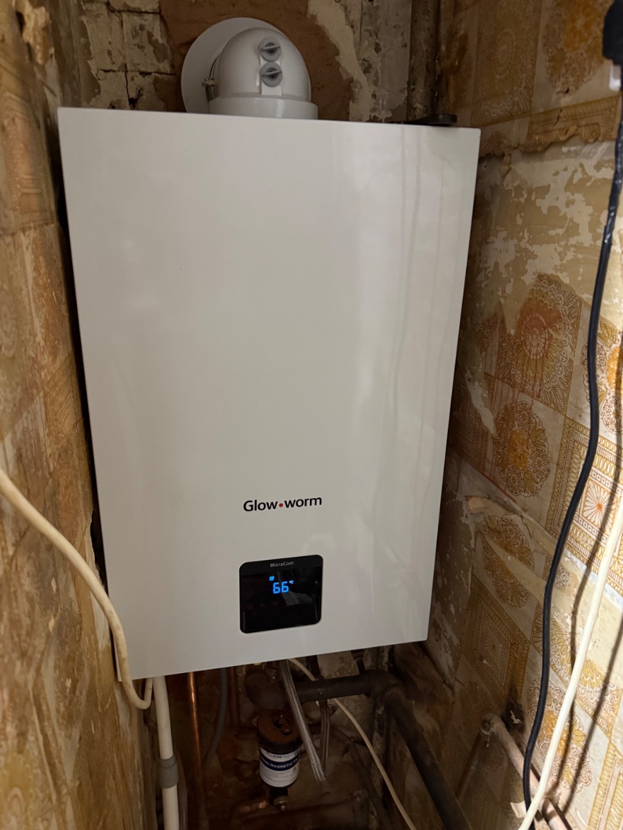 Heating Engineer: Image 1 – Glow worm boiler install 