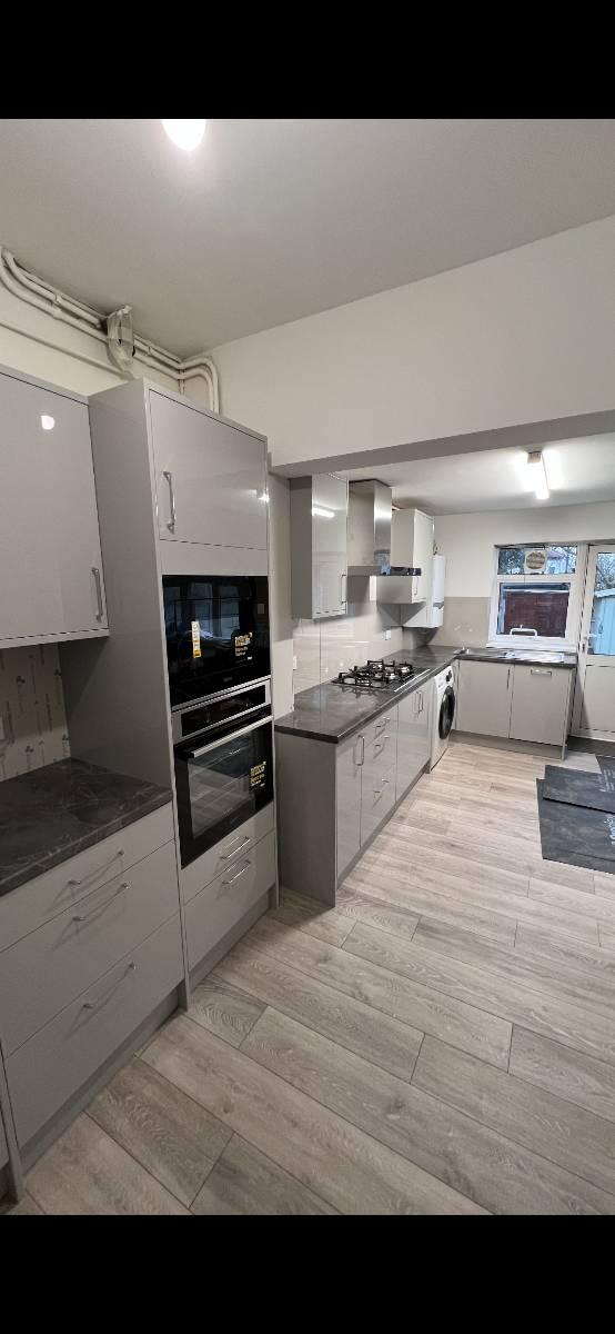 Kitchen Fitter: Image 43