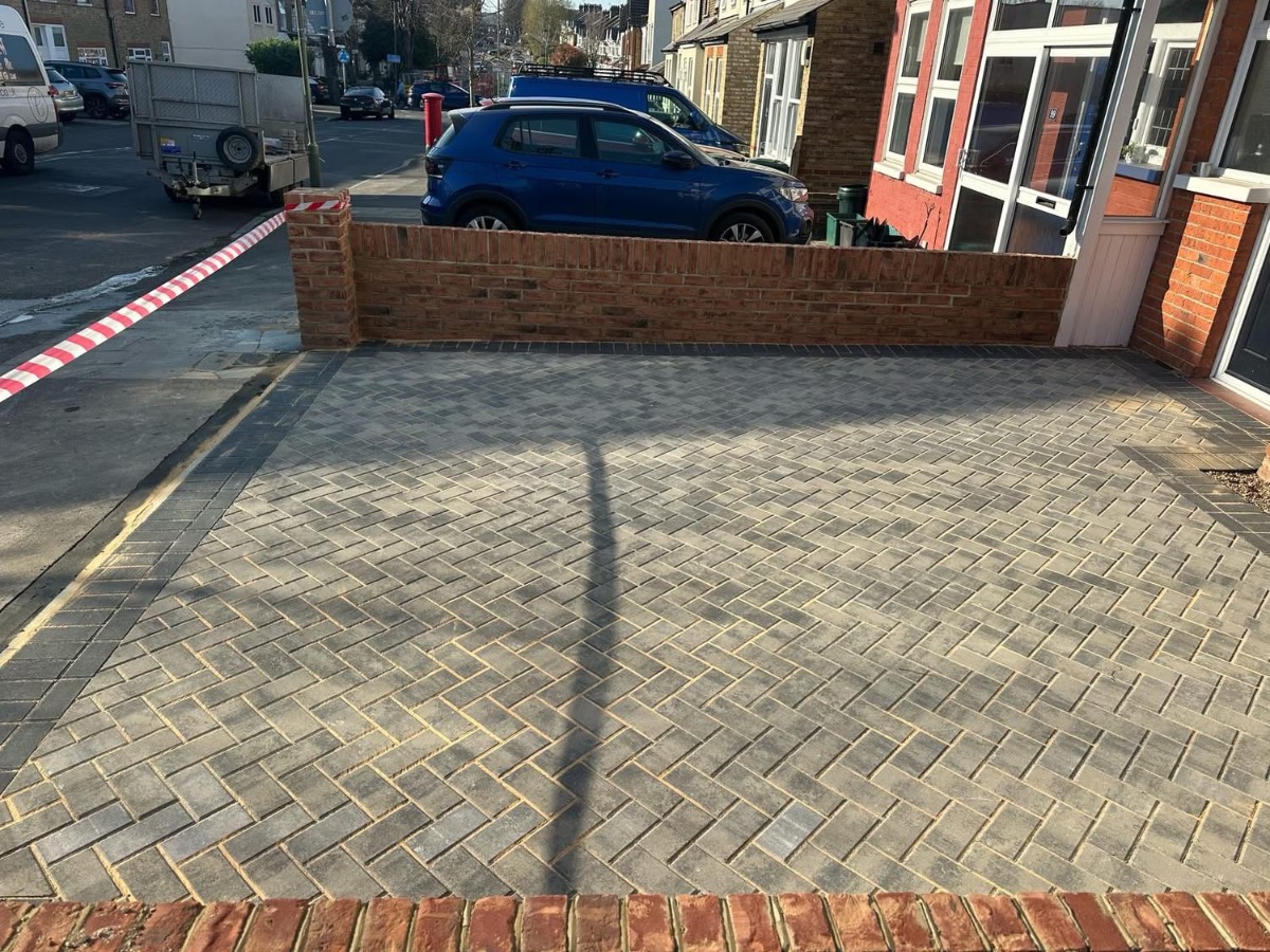 Builder: Image 20