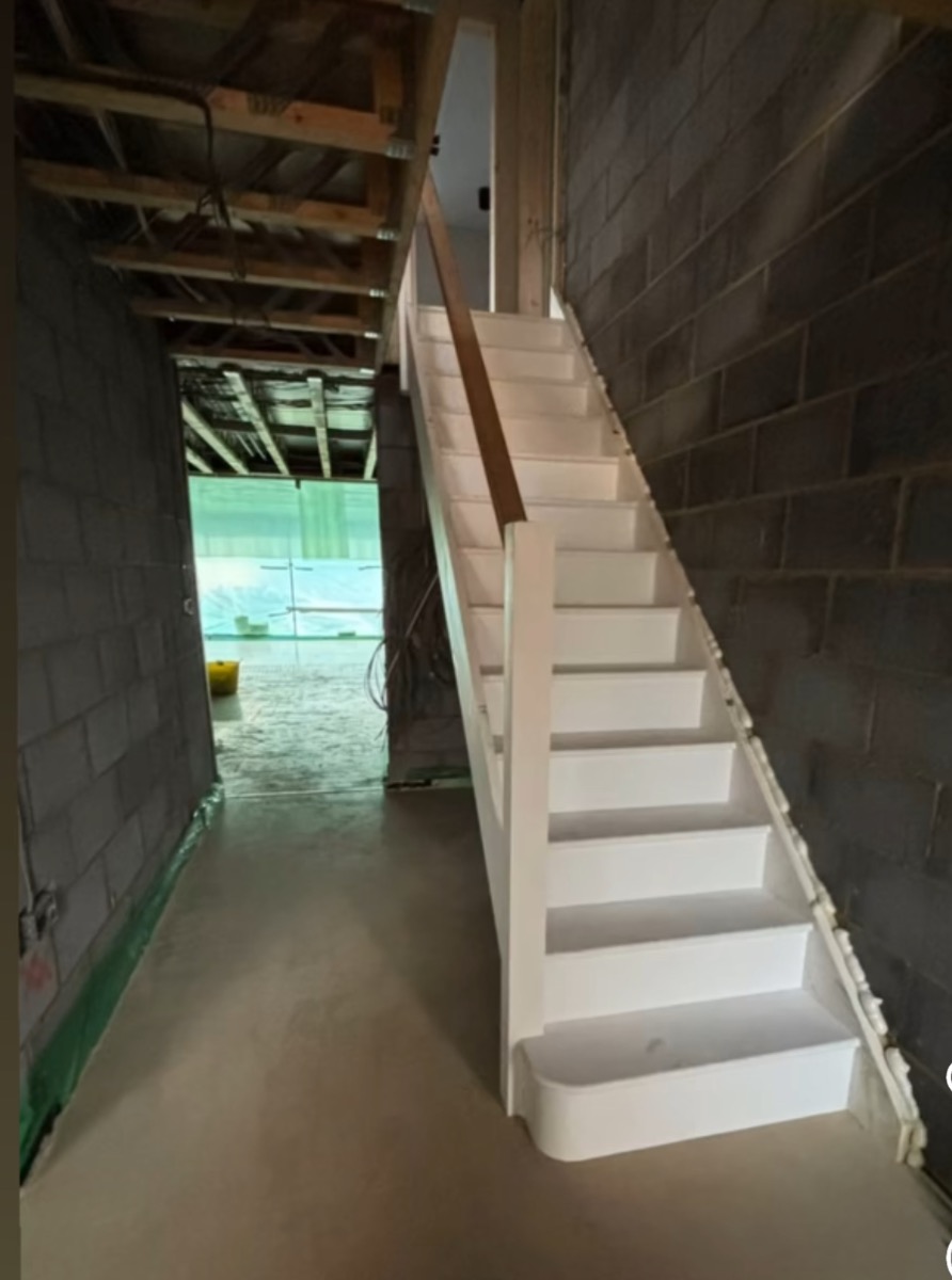 Company: Image 35