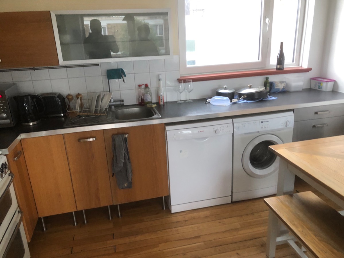 Kitchen Fitter: Image 1