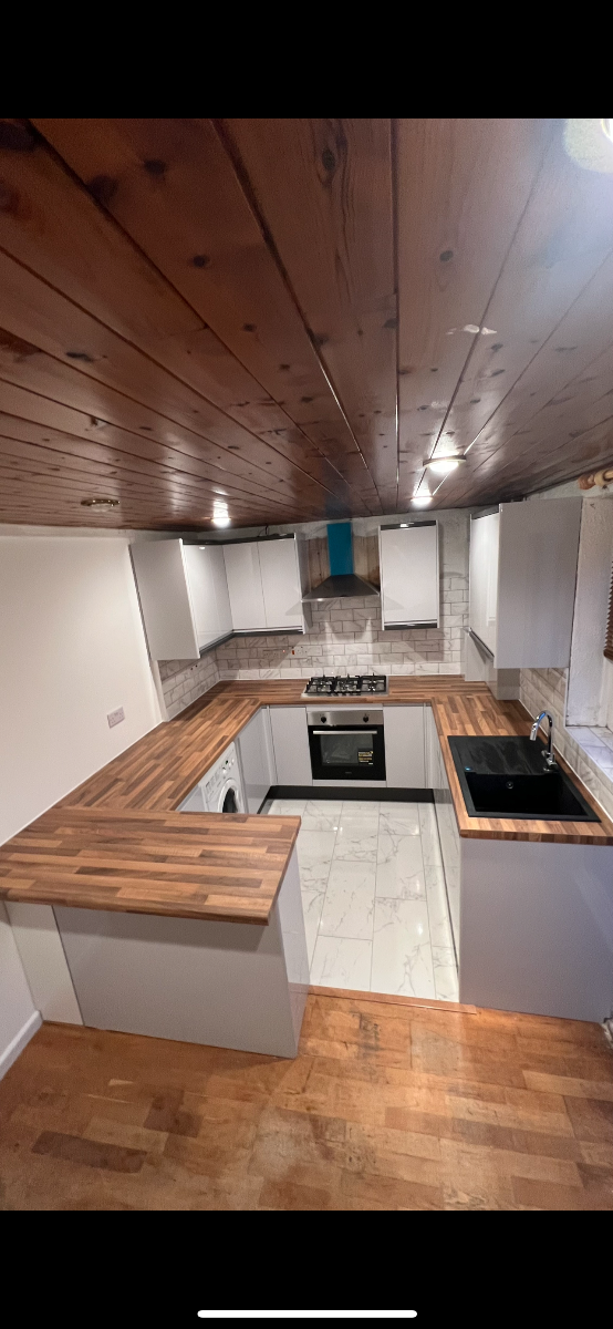 Kitchen Fitter: Image 49