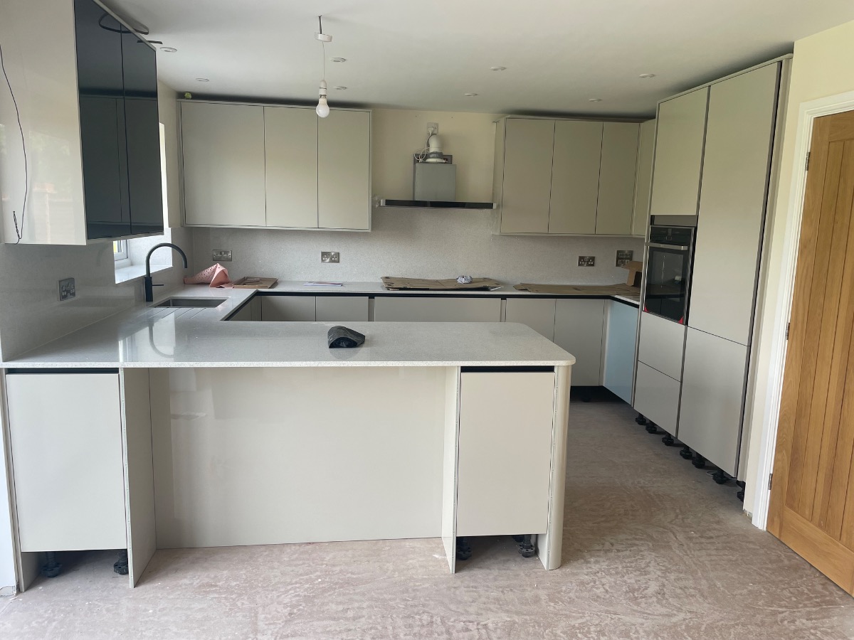 Kitchen Fitter: Image 1