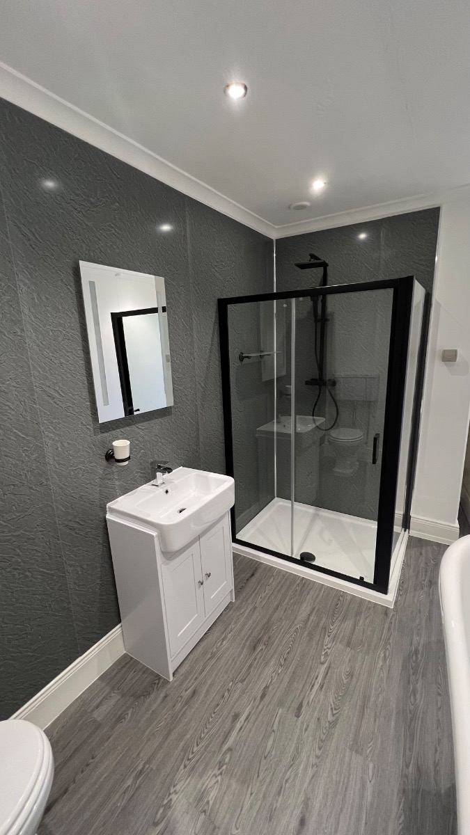 Bathroom Fitter: Image 1