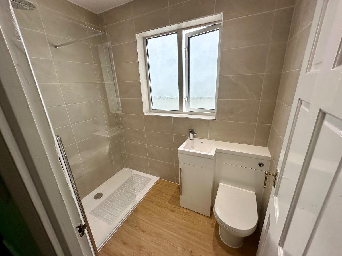Bathroom Fitter: Image 9