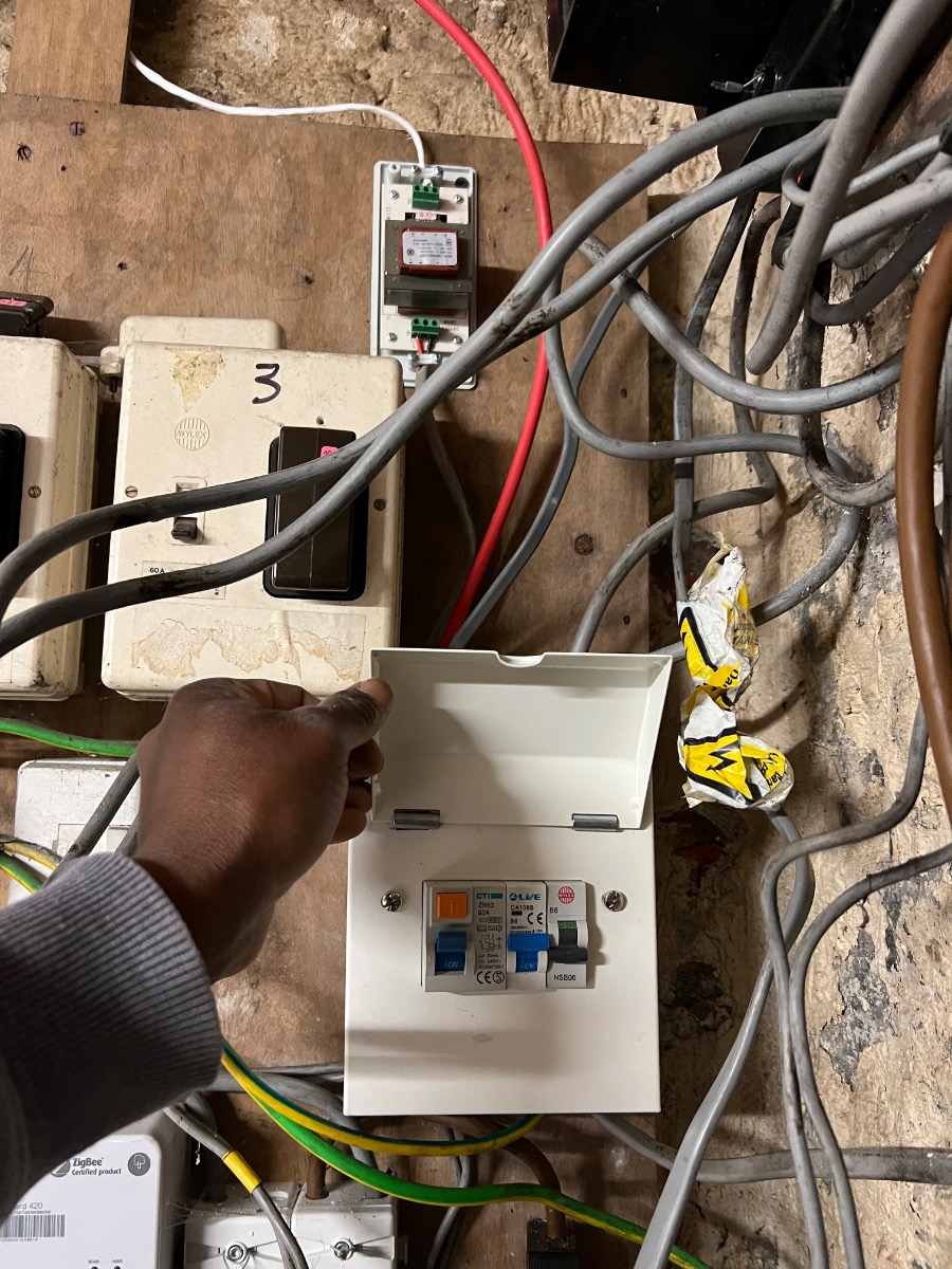 Electrician: Image 55