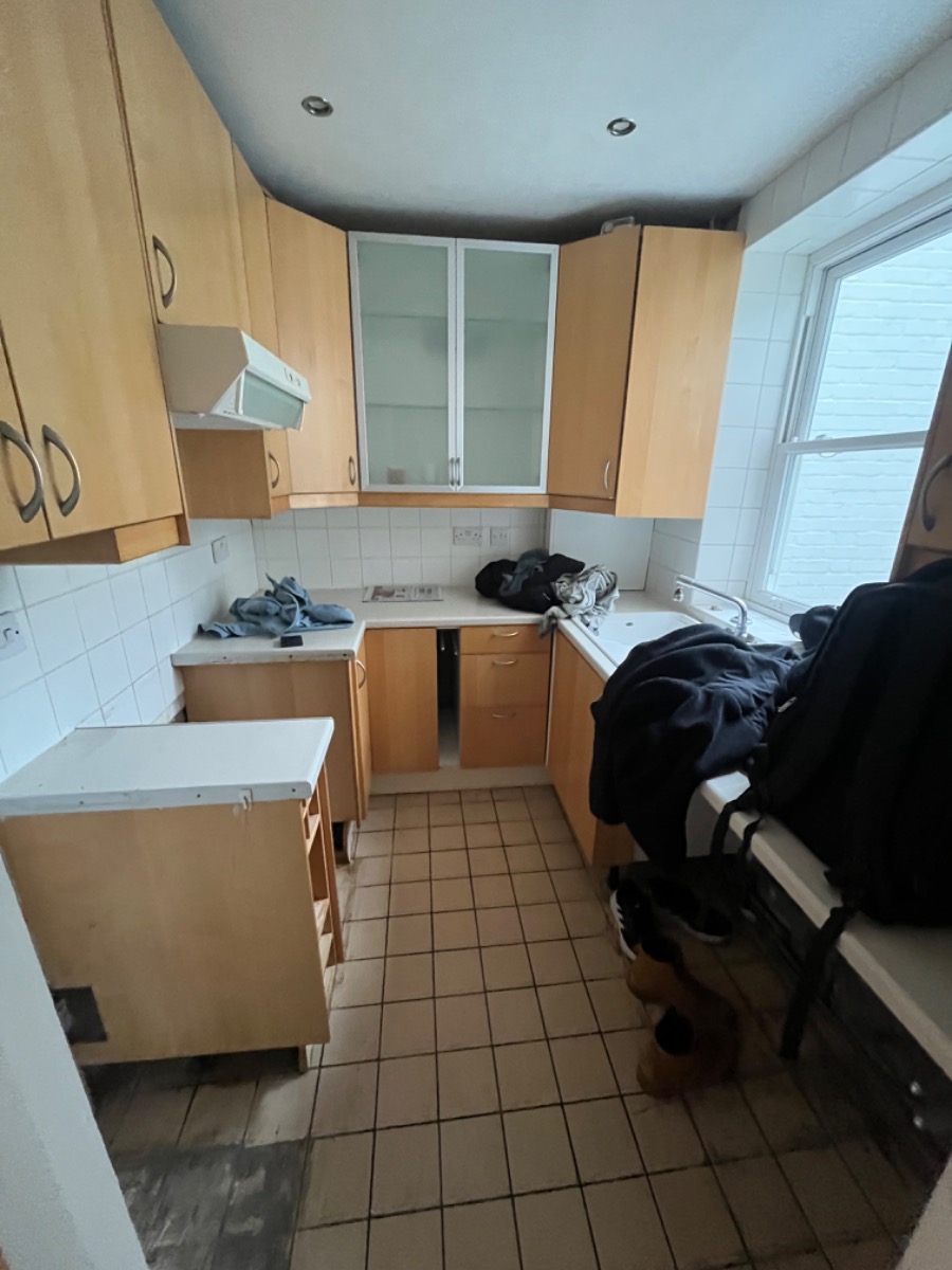 Kitchen Fitter: Image 1