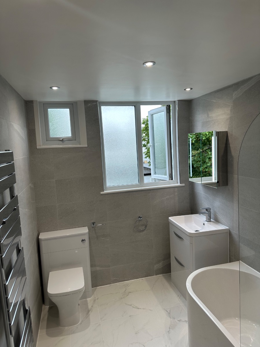 Bathroom Fitter: Image 1