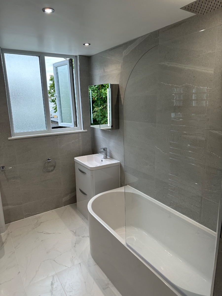 Bathroom Fitter: Image 2
