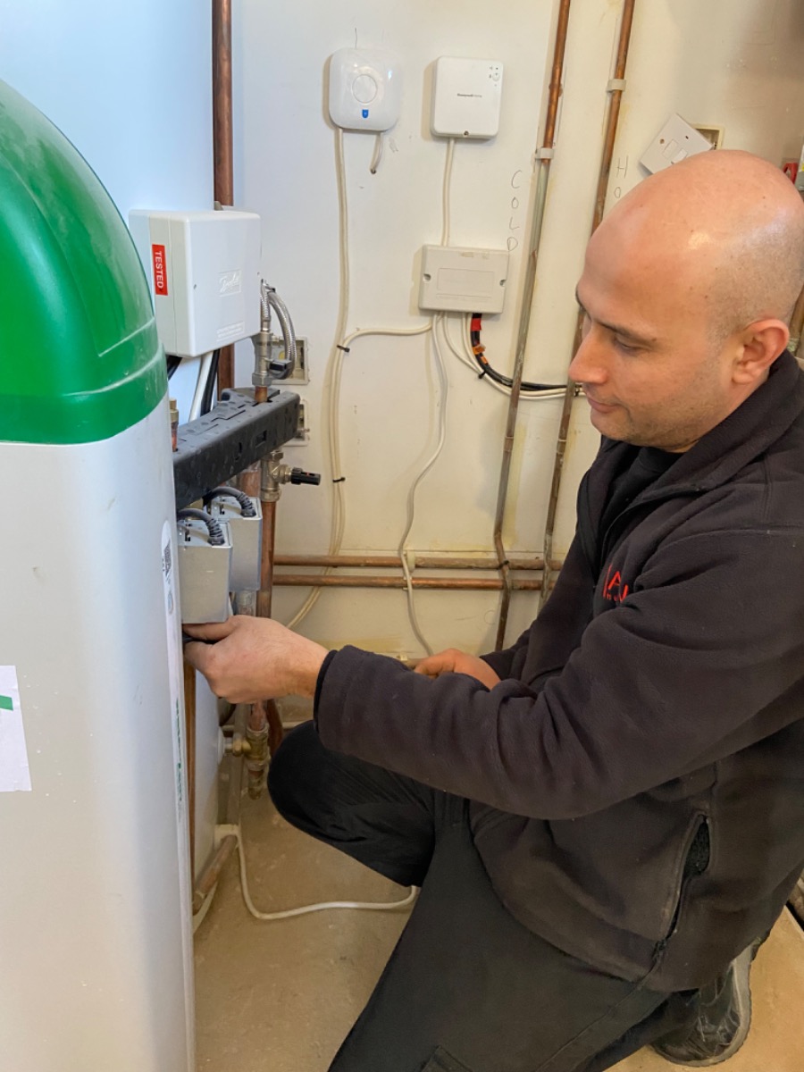 Heating Engineer: Image 9