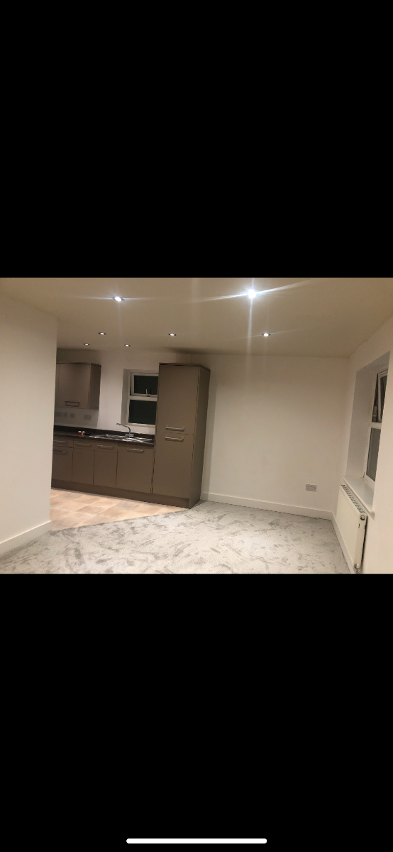 Painter and Decorator: Image 1