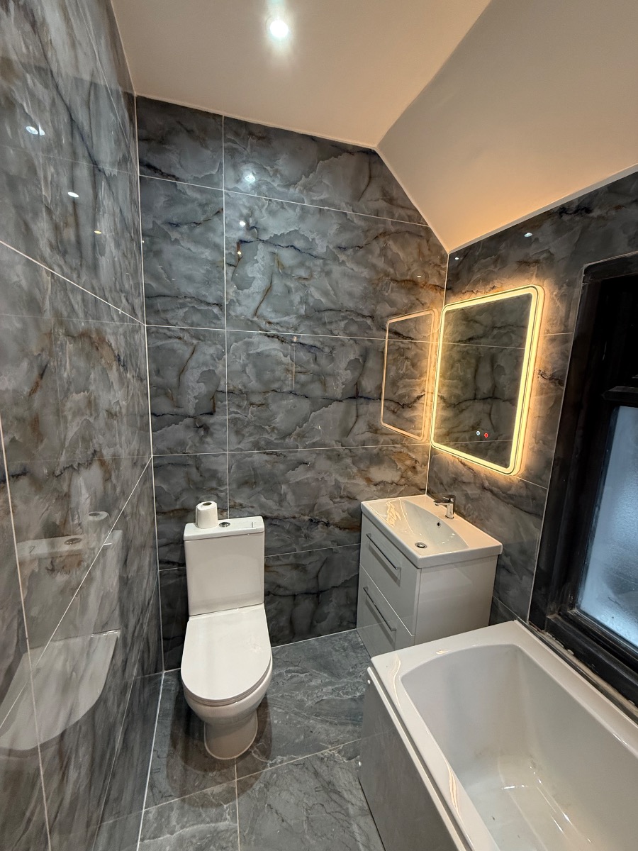 Bathroom Fitter: Image 1