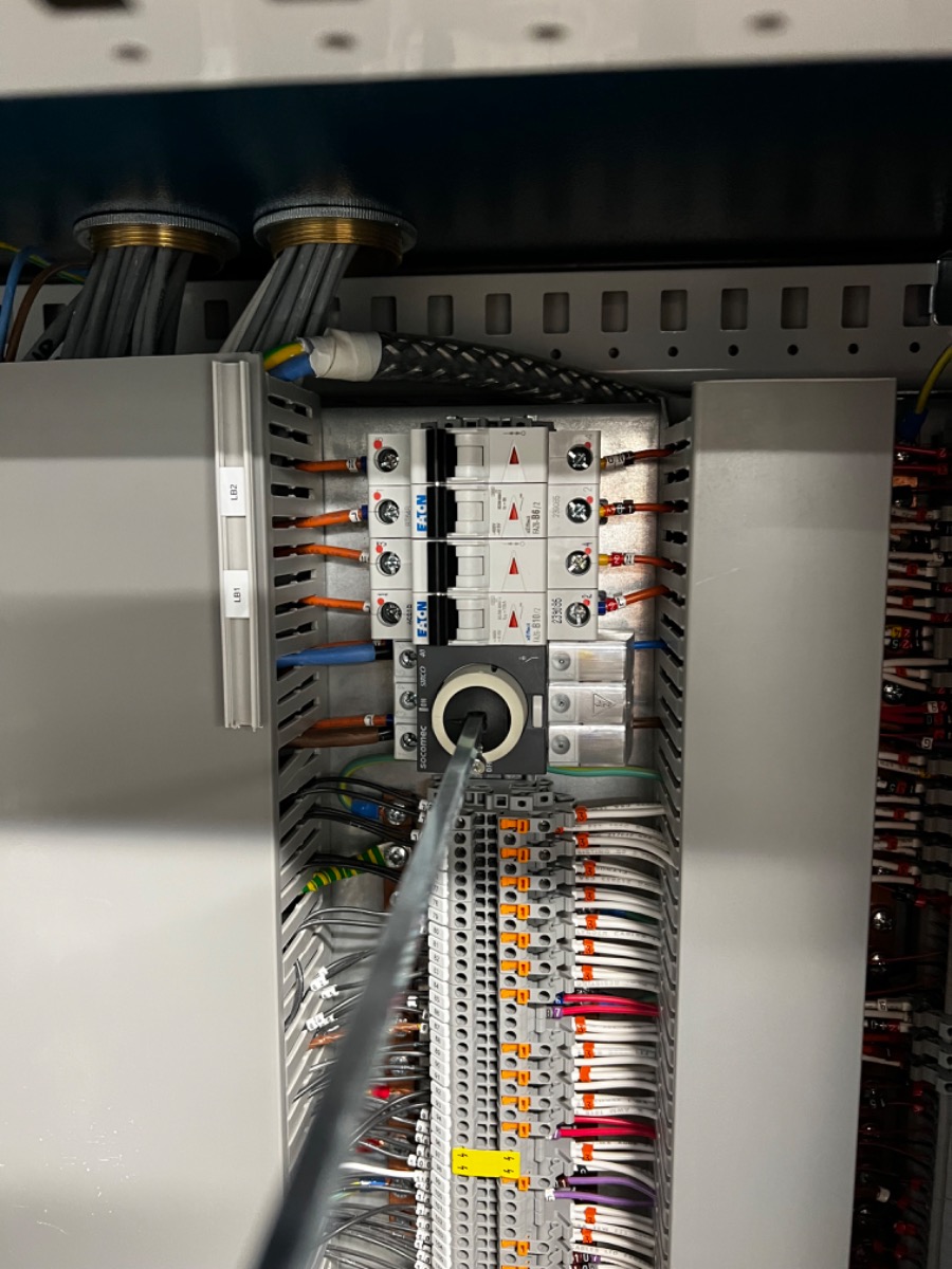 Electrician: Image 21