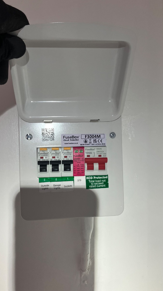 Electrician: Image 1 – Garden shed fuse board