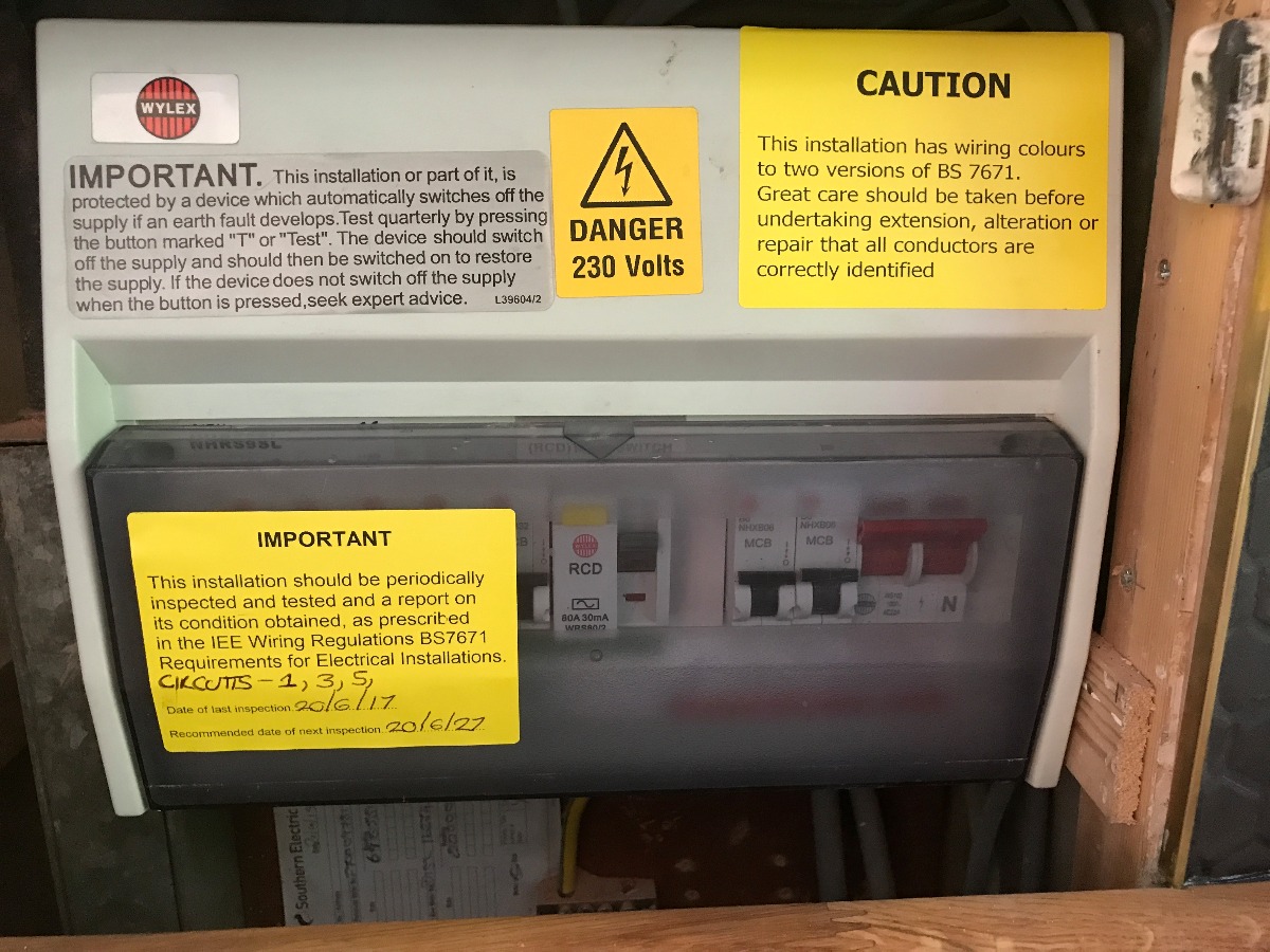 Electrician: Image 2 – New fusebox installation