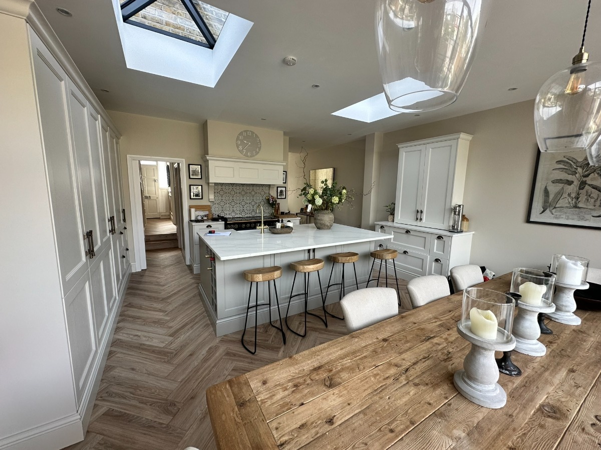 Kitchen Fitter: Image 1