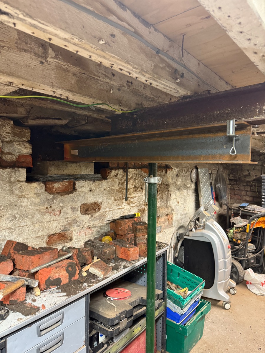 Builder: Image 1