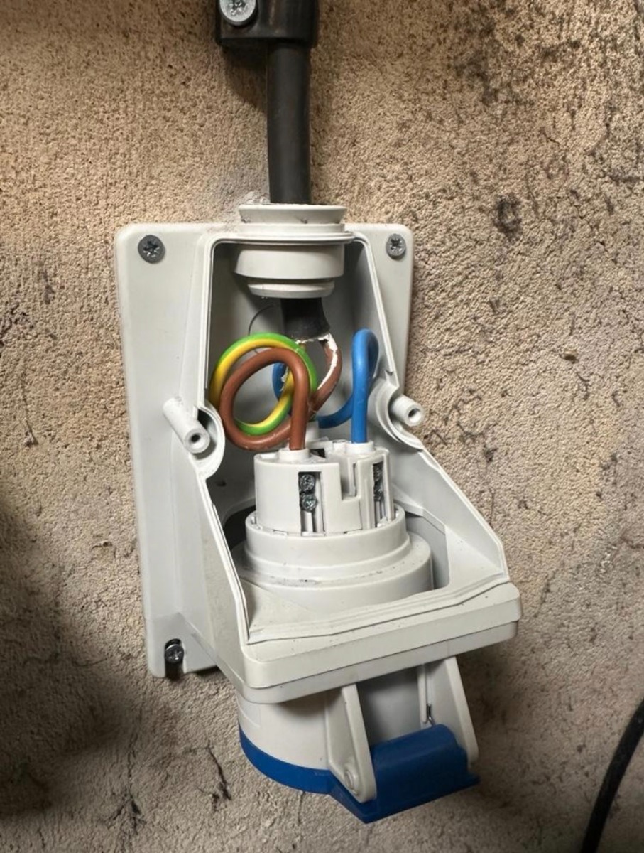 Electrician: Image 19