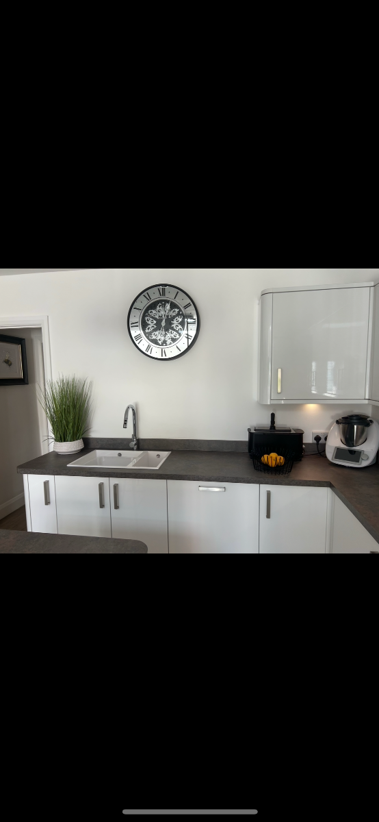 Painter and Decorator: Image 3