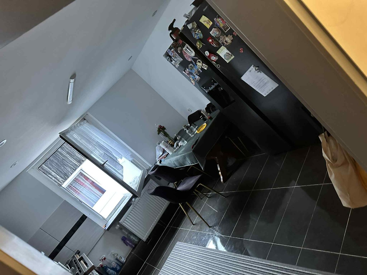 Painter and Decorator: Image 1