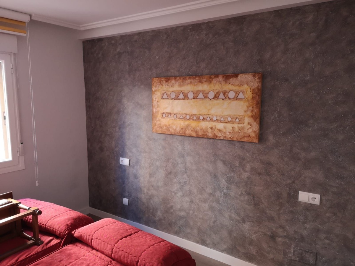 Painter and Decorator: Image 2