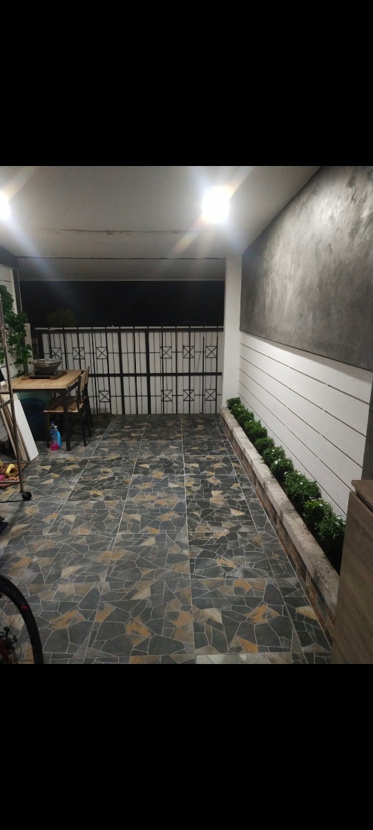 Builder: Image 27
