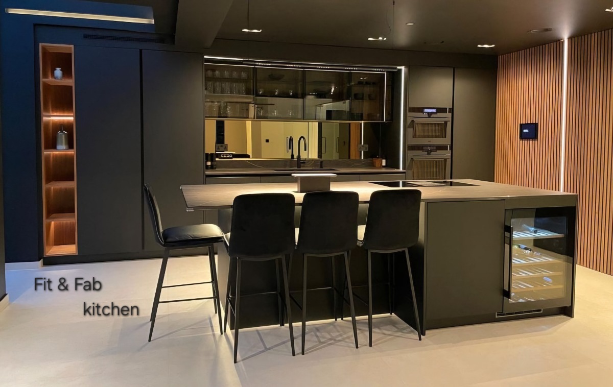 Kitchen Fitter: Image 1