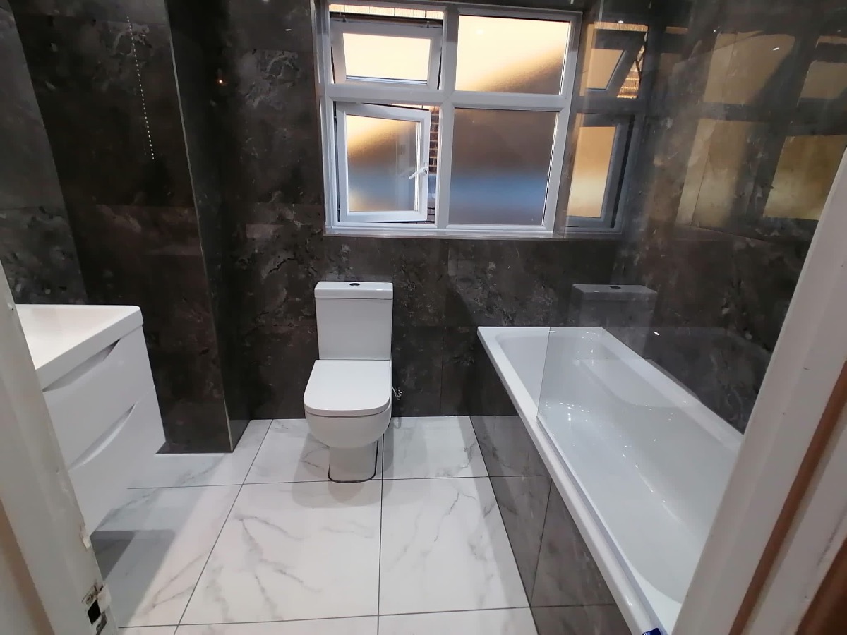 Bathroom Fitter: Image 34