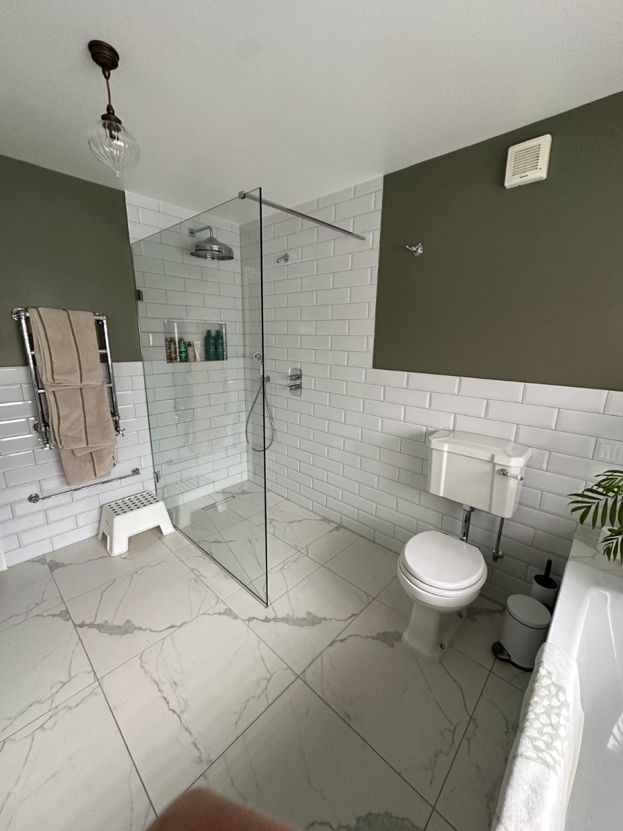 Bathroom Fitter: Image 31