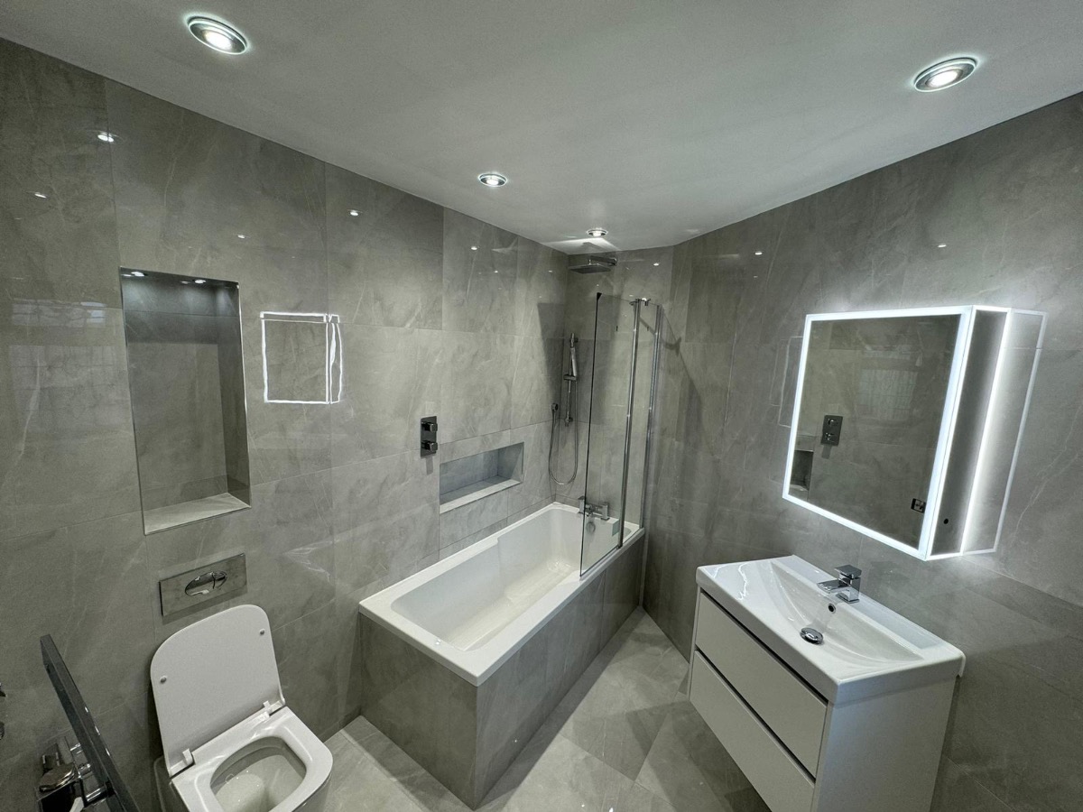 Bathroom Fitter: Image 1