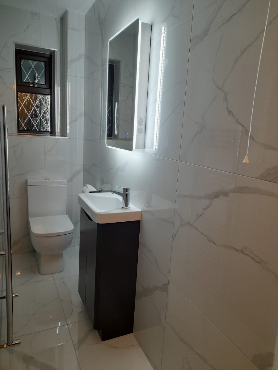 Bathroom Fitter: Image 32